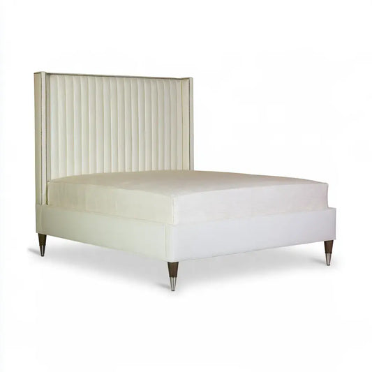 Cama con cabecero alto de líneas verticales - beige